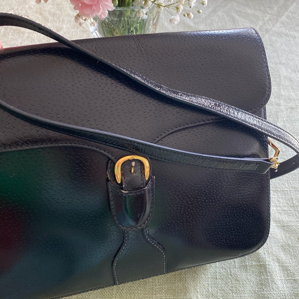 Gucci Sherry Line Black Crossbody Bag with Gold Clasp - Picture 8 of 16